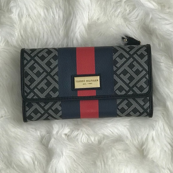 Tommy Hilfiger Handbags - Tommy Hilfiger Trifold Wallet